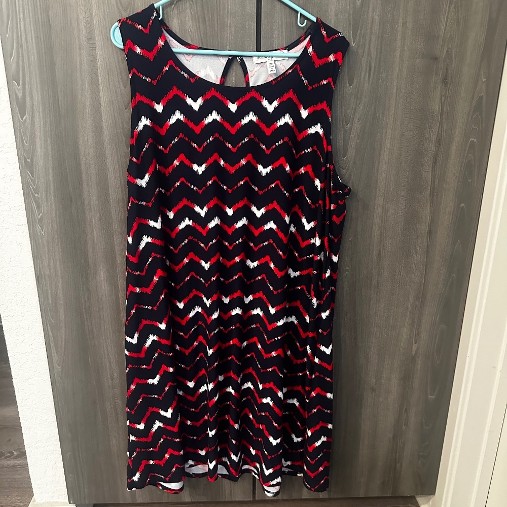 JAMIE & LAYLA Plus Woman's Dres (RED & DARK BLUE Chevron) Size 2XL